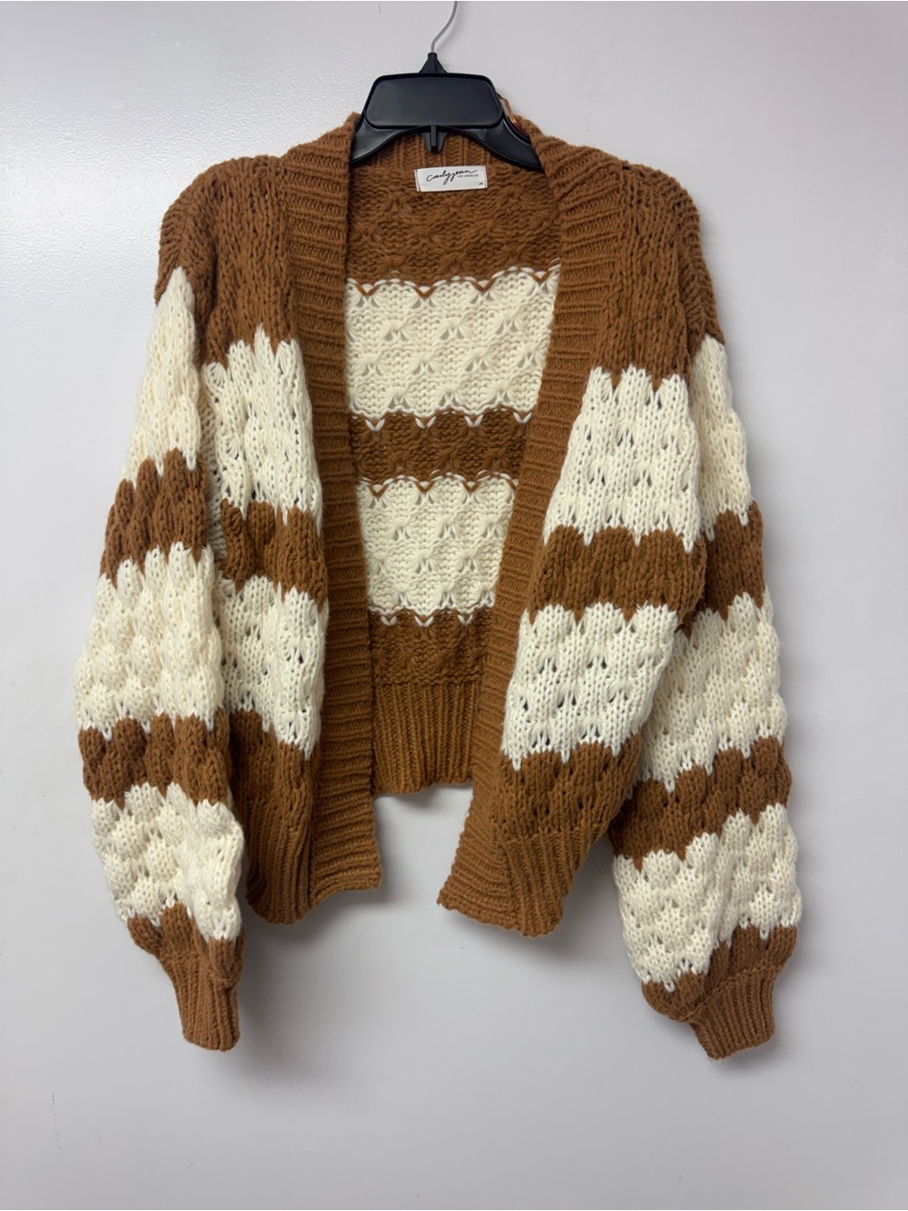 Carly Jean Los Angeles Cardigan Sweater M brown cream Chunky Knit Cozy Cabin - Picture 2 of 10